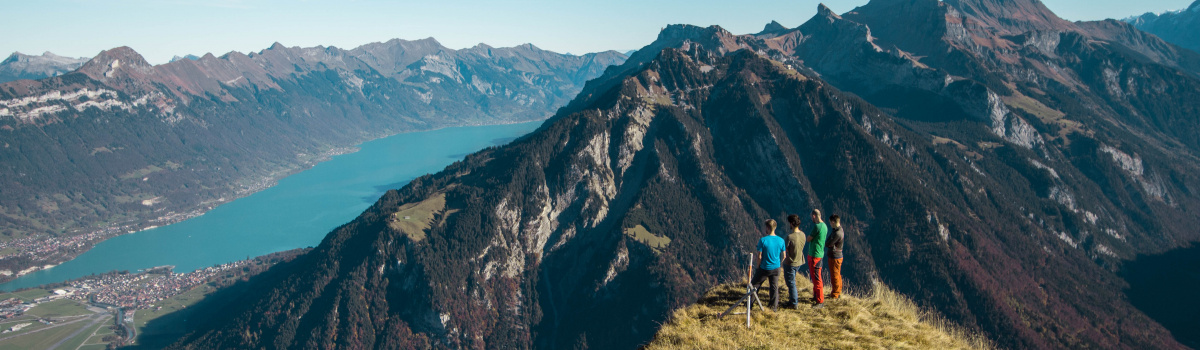 Wanderer, die die Aussicht geniessen