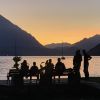 Gemeinsam die freie Zeit am Thunersee mit Blick auf den Niesen geniessen