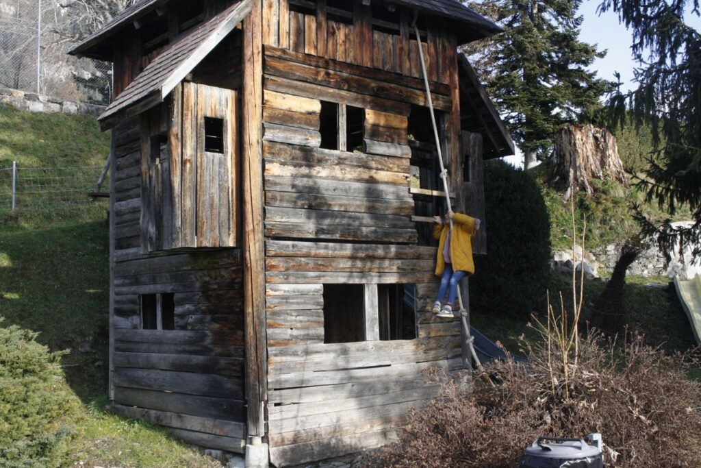Austoben am Kletterturm