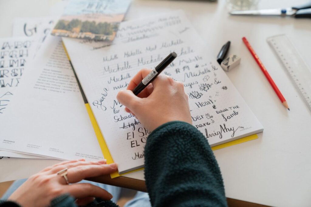 üben beim Biblelettering